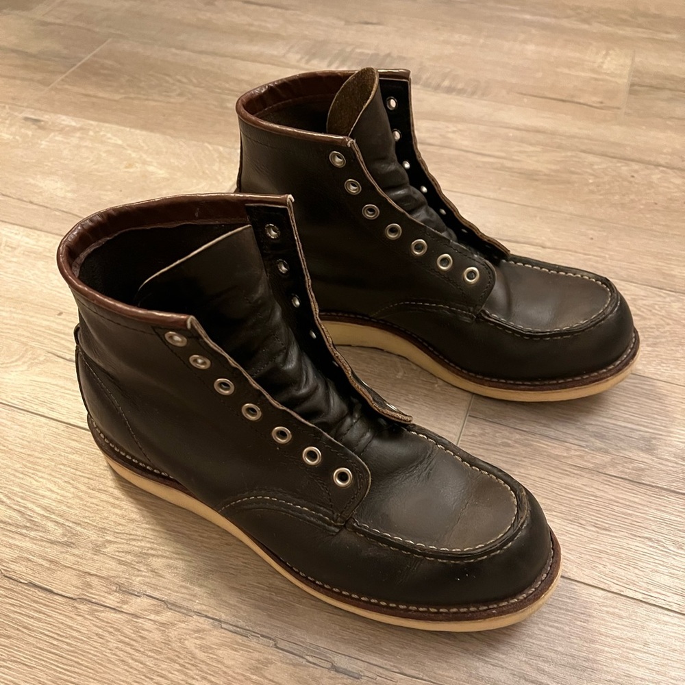 Red Wing Boots size 8 Charcoal color